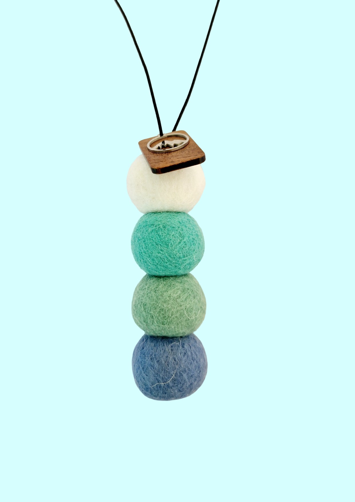 SUMMIT FRESHIE with Eucalyptus, Honey and Jasmine Fragrance